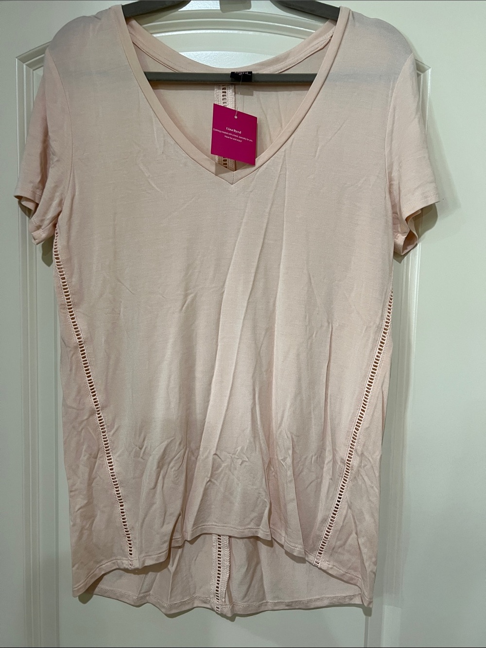 Liza Byrd Light Pinkish coral. V-Neck Short Sleeve soft soft soft H218